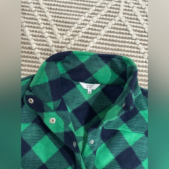 Crown & Ivy Women’s Plaid Pullover Size Medium - Picture 2 of 5